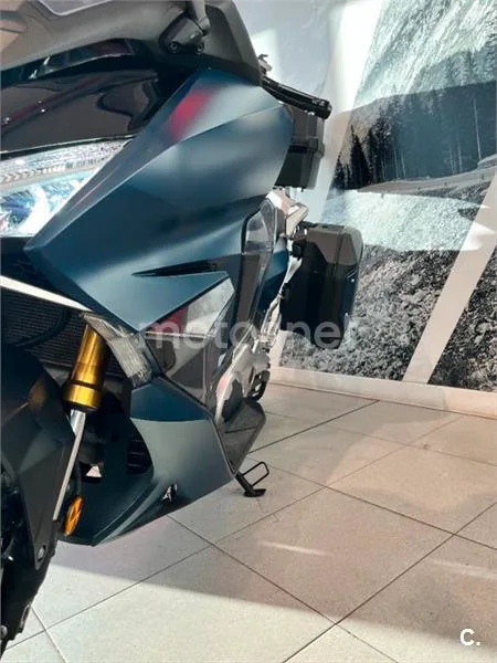Honda Forza 750 – Vista 9
