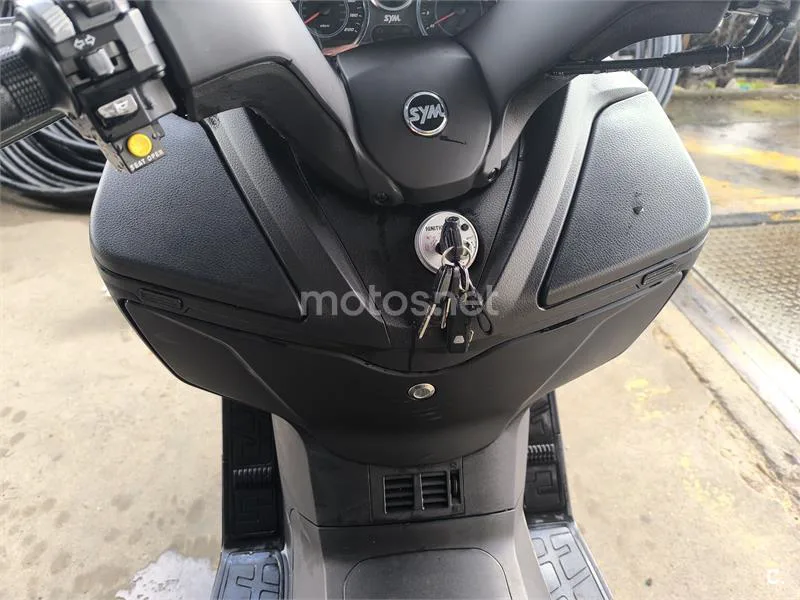 SYM Maxsym 600 – Vista 4