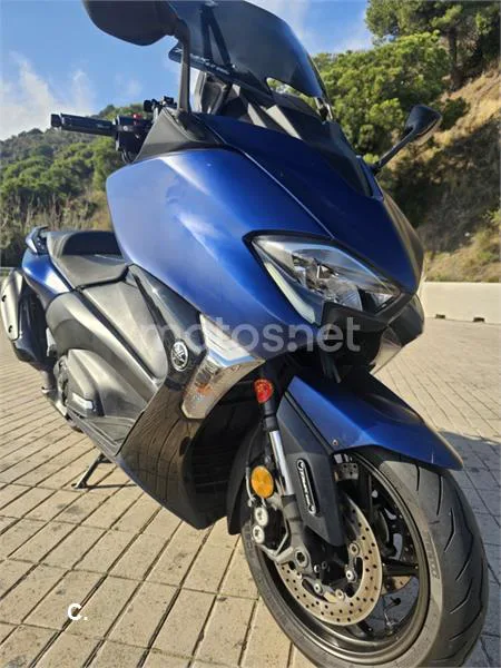 Yamaha TMAX 530 – Vista 16