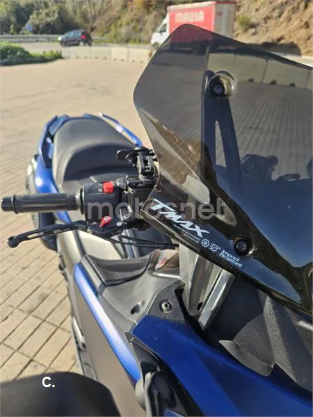 Yamaha TMAX 530 – Vista 17