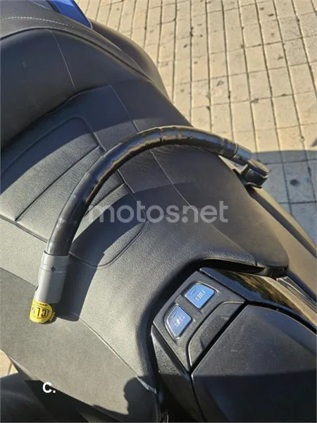 Yamaha TMAX 530 – Vista 18