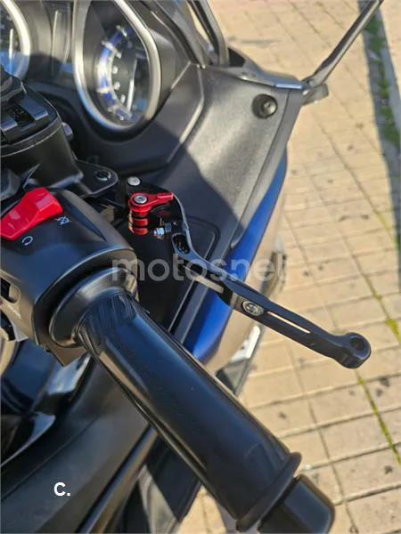 Yamaha TMAX 530 – Vista 20