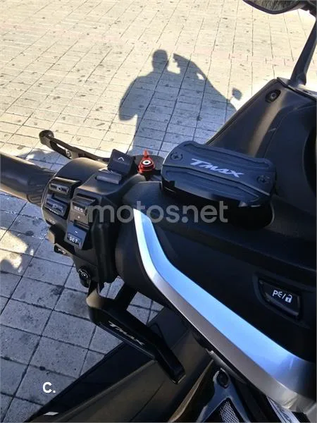 Yamaha TMAX 530 – Vista 21