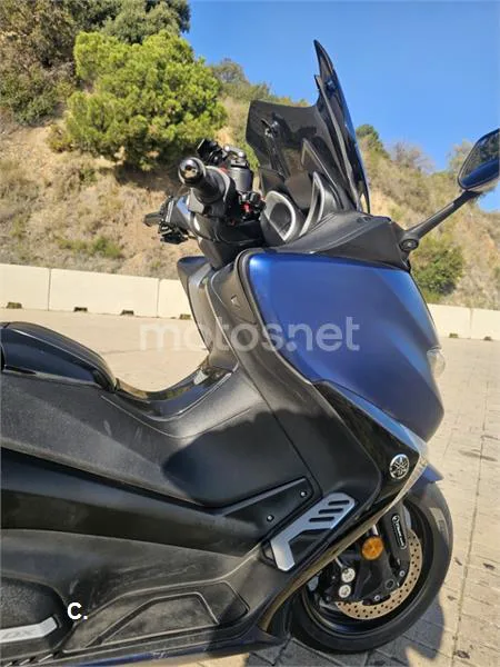 Yamaha TMAX 530 – Vista 25
