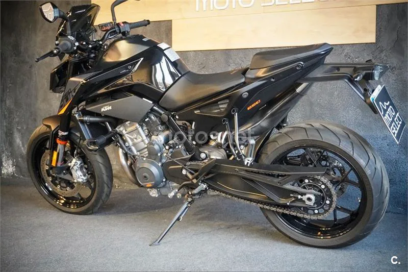 KTM 890 – Vista 11