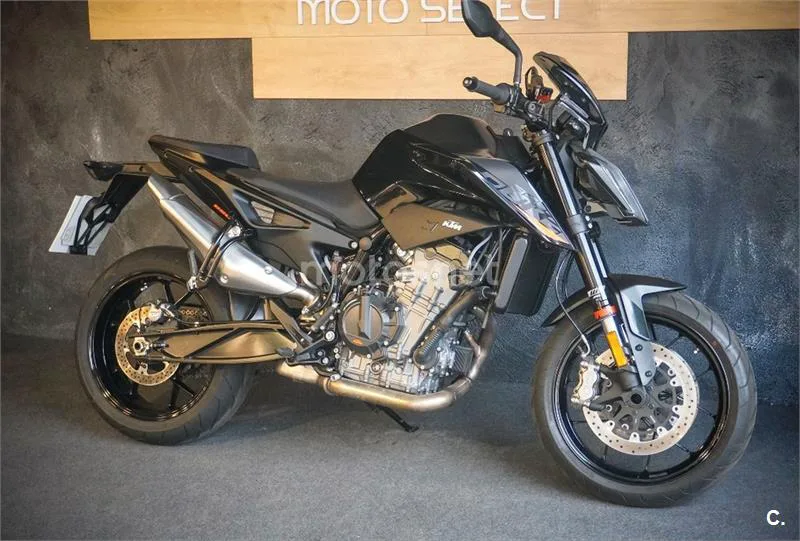KTM 890 – Vista 5