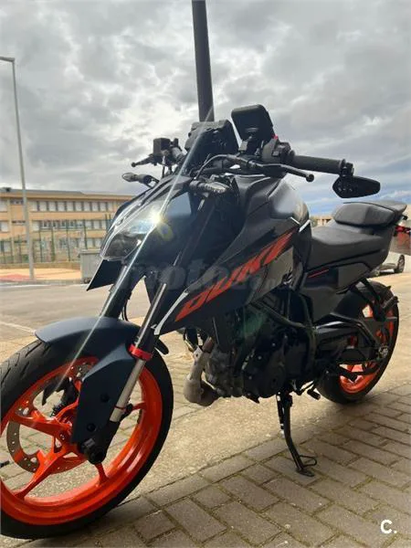 KTM 125 – Vista 8