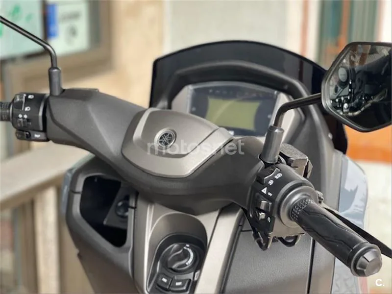 Yamaha NMAX – Vista 4