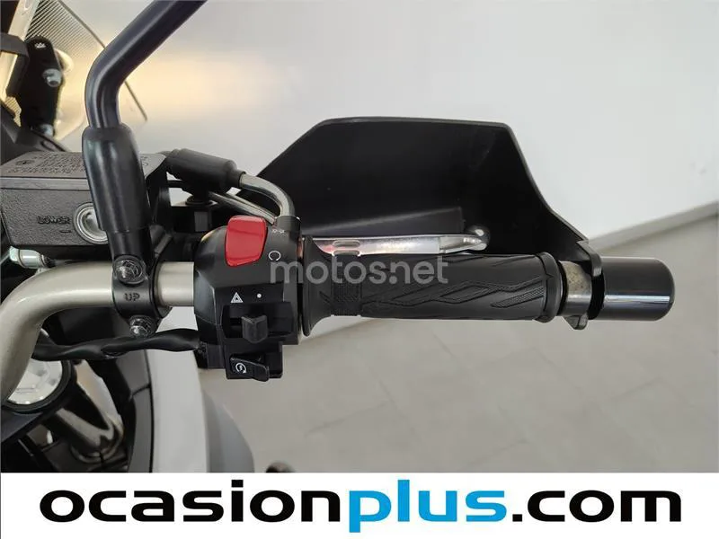 Suzuki V-Strom 650 – Vista 12
