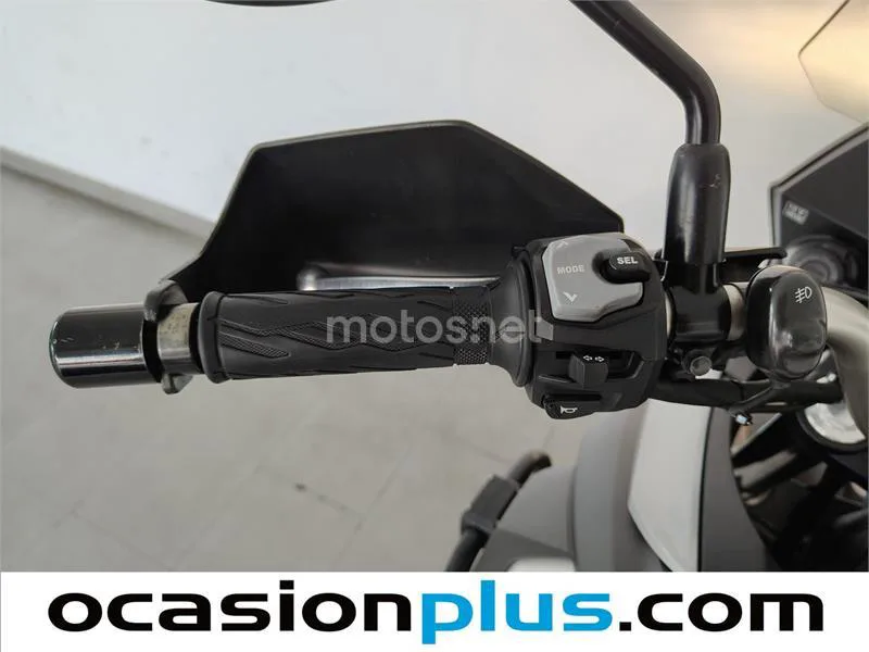 Suzuki V-Strom 650 – Vista 9