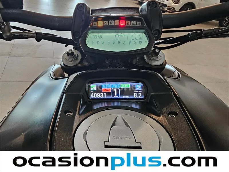 Ducati Diavel – Vista 12