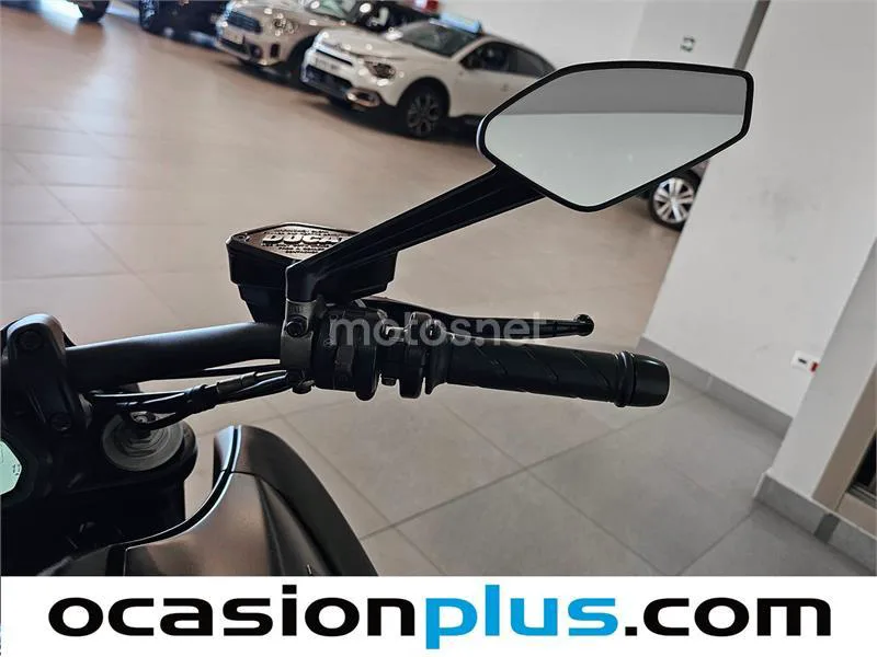 Ducati Diavel – Vista 20