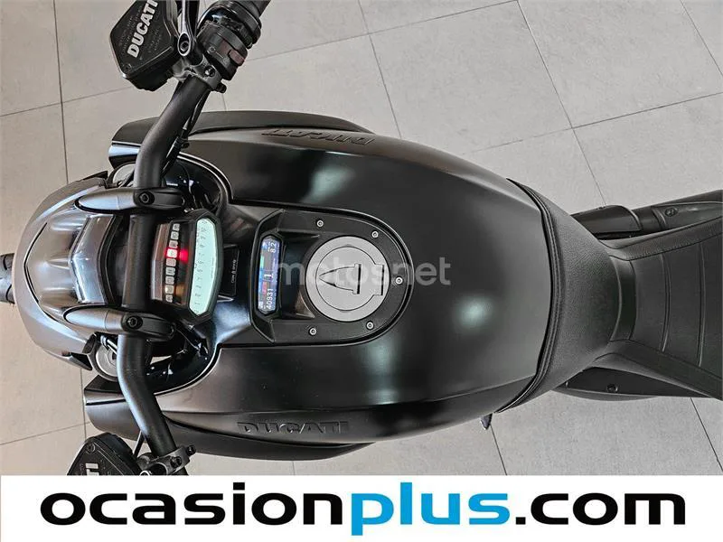Ducati Diavel – Vista 21