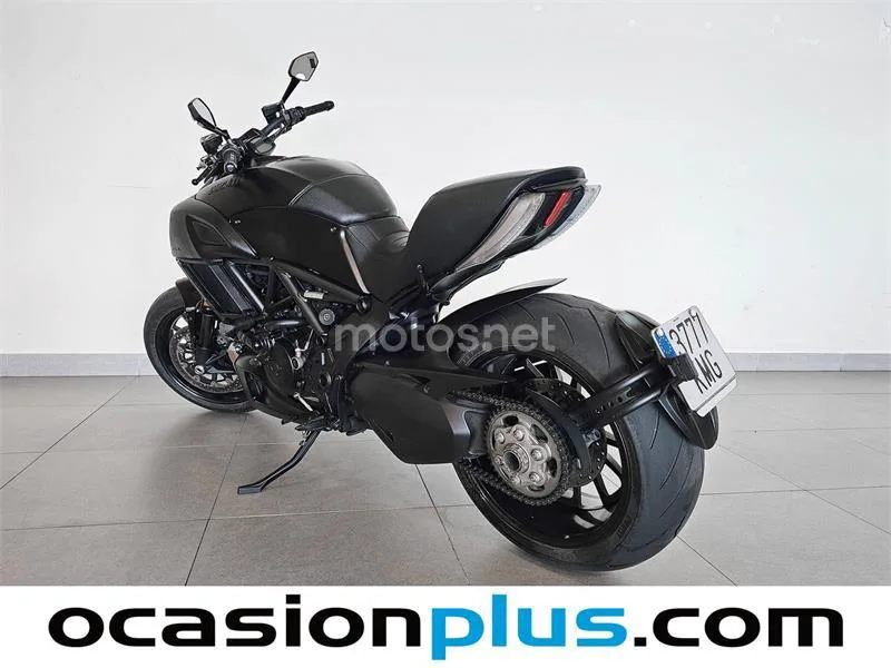 Ducati Diavel – Vista 4