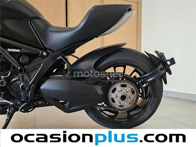 Ducati Diavel – Vista 32