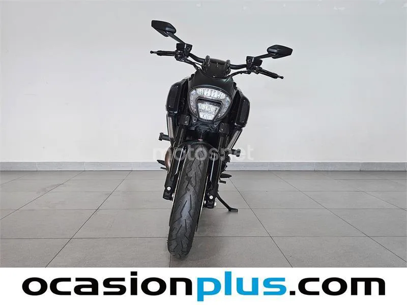 Ducati Diavel – Vista 7