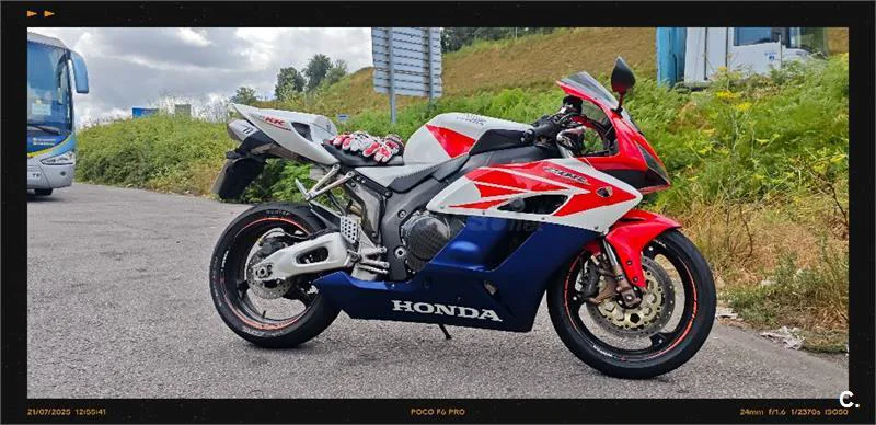Honda CBR 1000RR Fireblade – Vista 2