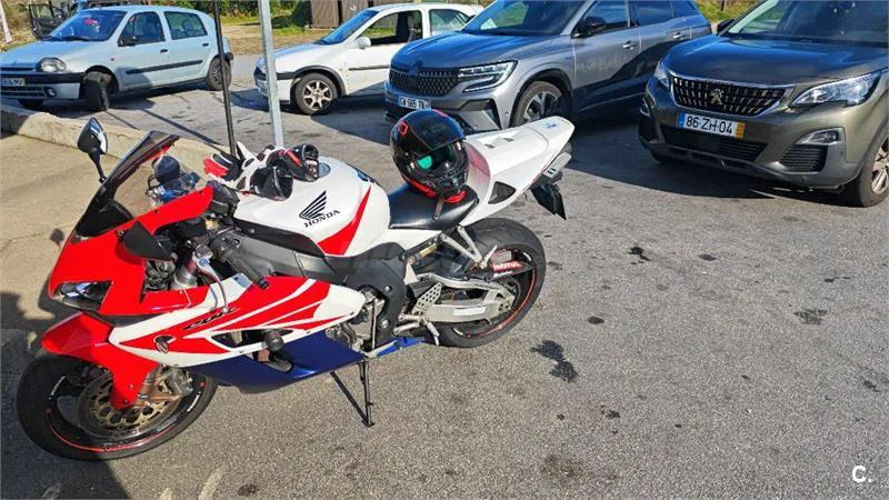 Honda CBR 1000RR Fireblade – Vista 3
