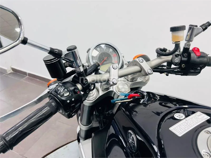 Yamaha MT-01 – Vista 12
