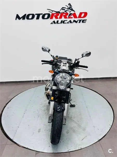 Yamaha MT-01 – Vista 14