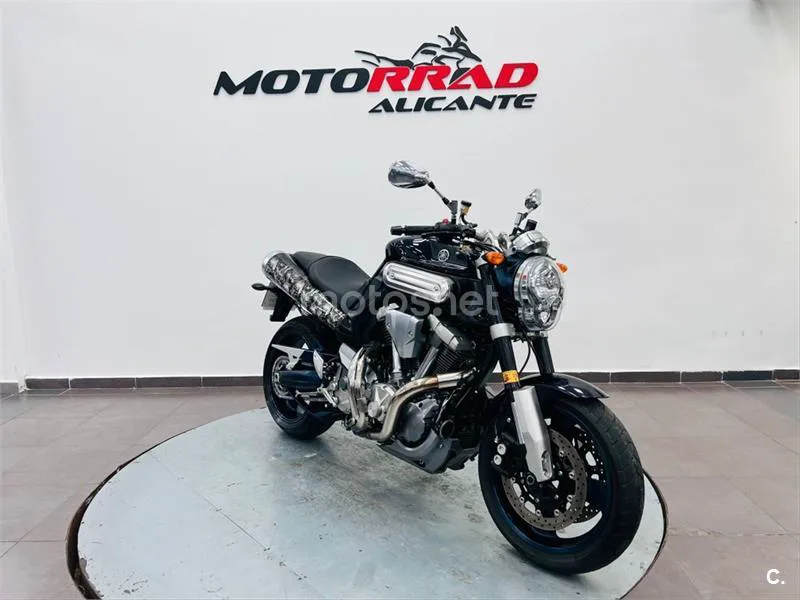 Yamaha MT-01 – Vista 15