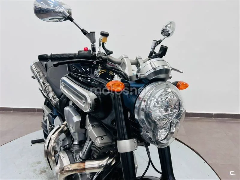 Yamaha MT-01 – Vista 18
