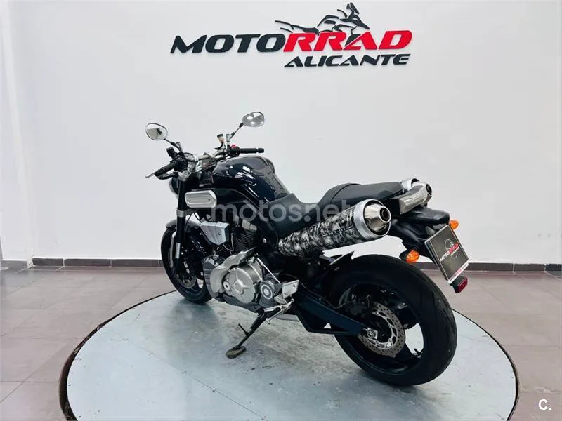 Yamaha MT-01 – Vista 5