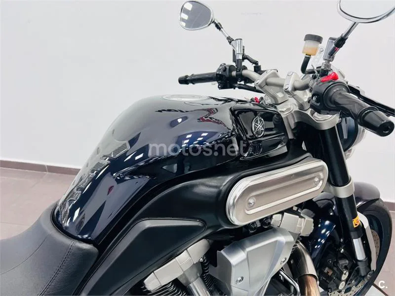 Yamaha MT-01 – Vista 7