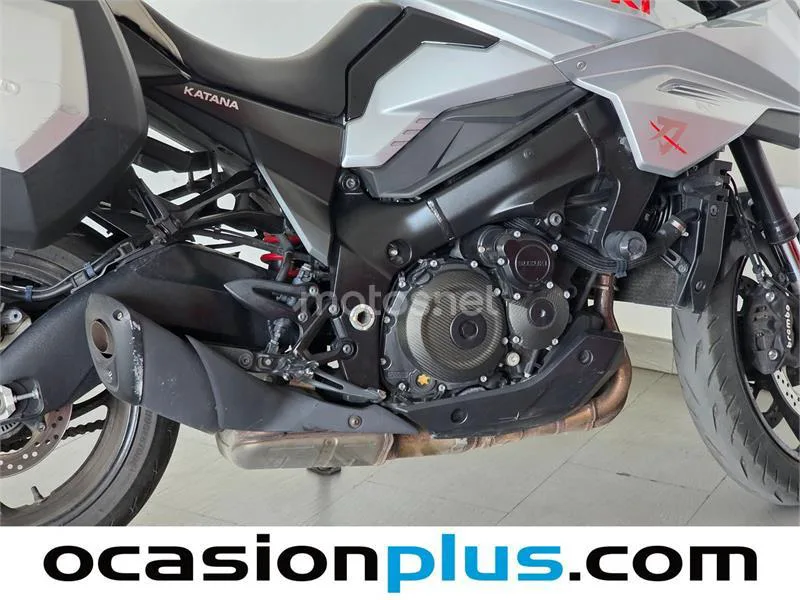Suzuki GSX-S – Vista 16