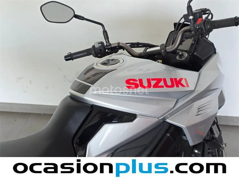 Suzuki GSX-S – Vista 18