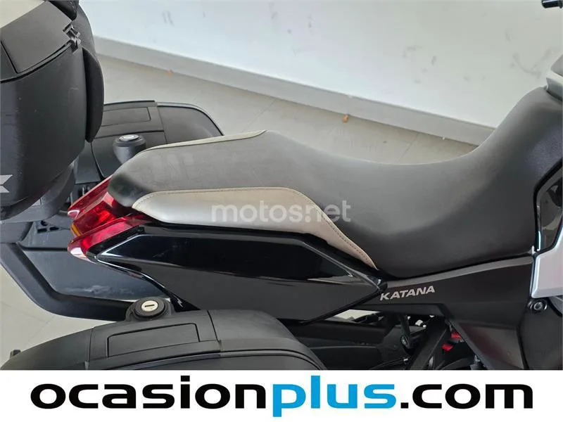 Suzuki GSX-S – Vista 19