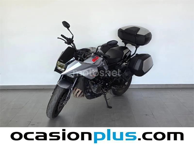 Suzuki GSX-S – Vista 6