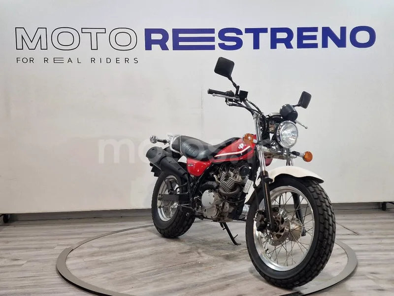 Suzuki VanVan 125 – Vista 3