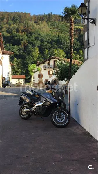 Aprilia ETV 1000 Caponord – Vista 5