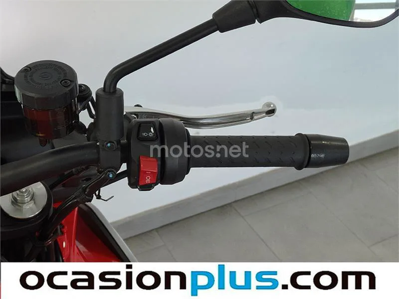 Aprilia Tuono 660 – Vista 11