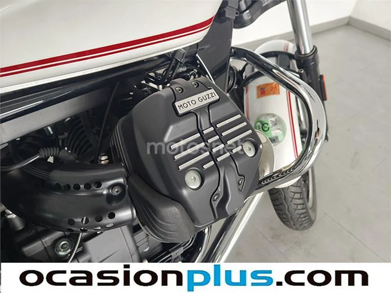Moto Guzzi V9 – Vista 15