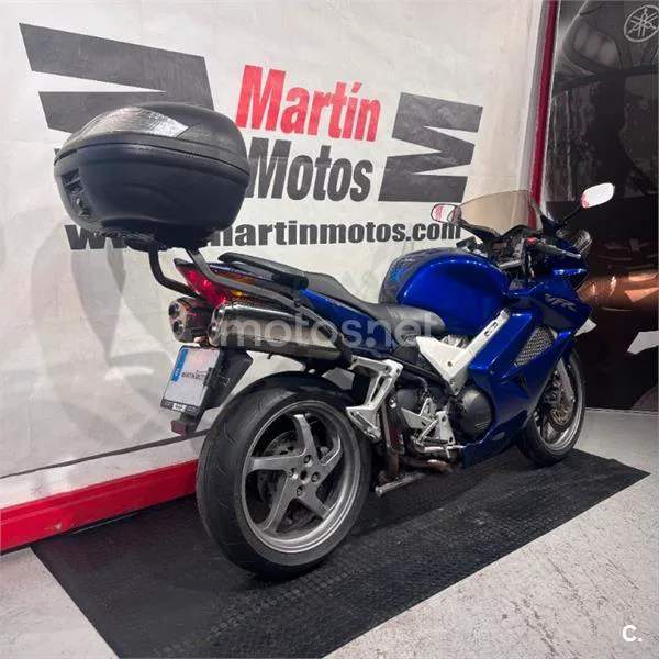 Honda VFR 800 – Vista 3