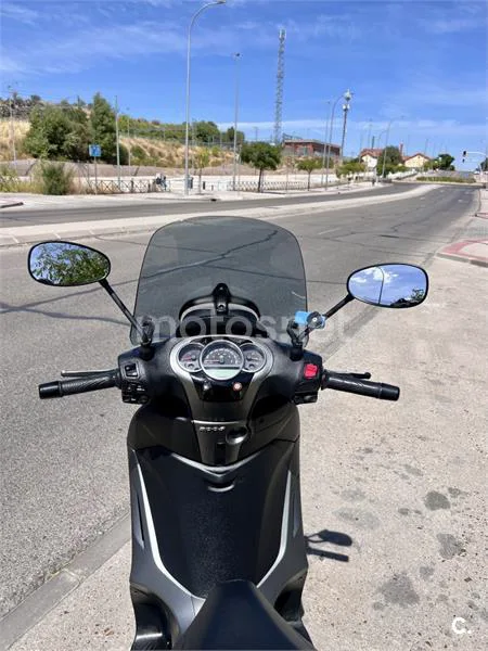 Piaggio Beverly 300 – Vista 2