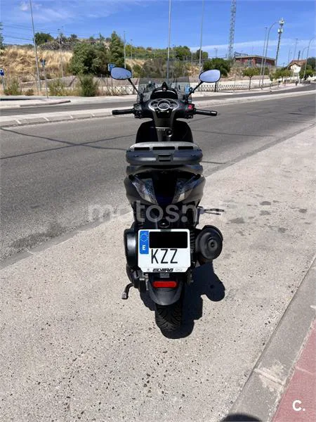 Piaggio Beverly 300 – Vista 4