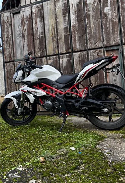 Benelli BN 125 – Vista 2