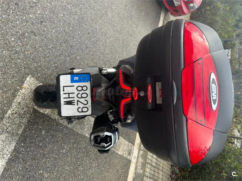 Kymco AK 550 – Vista 3