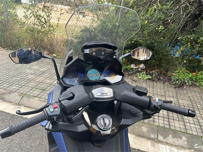 Kymco AK 550 – Vista 4