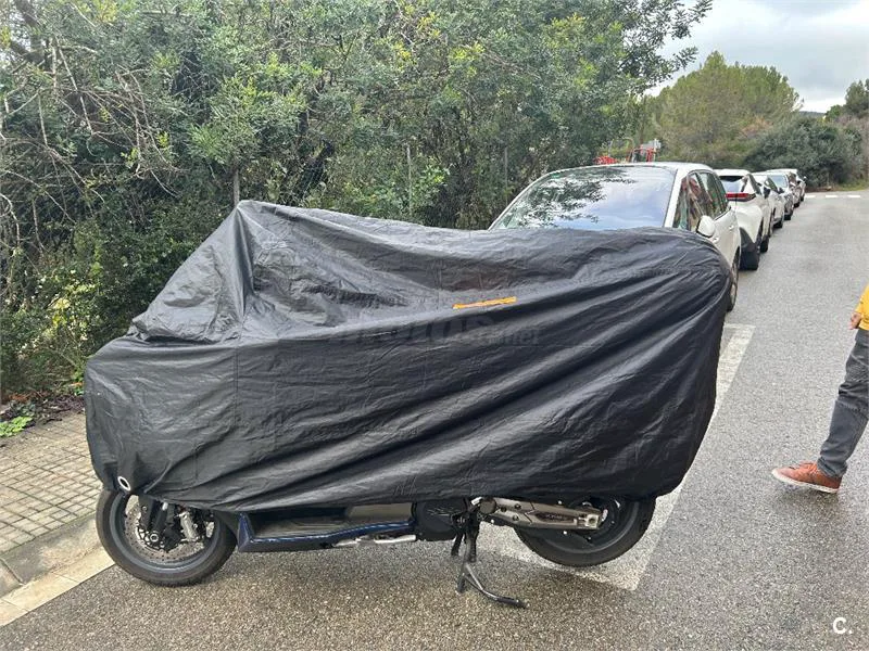 Kymco AK 550 – Vista 7