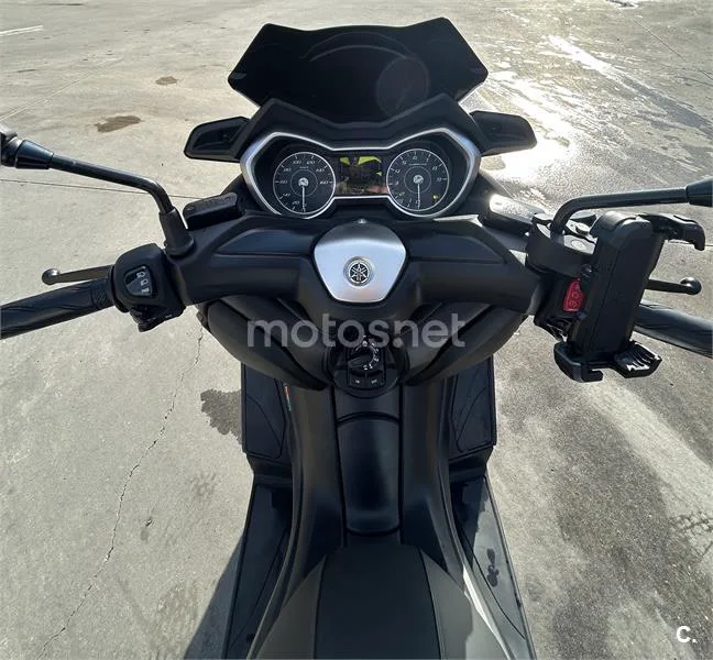 Yamaha XMAX 300 – Vista 8