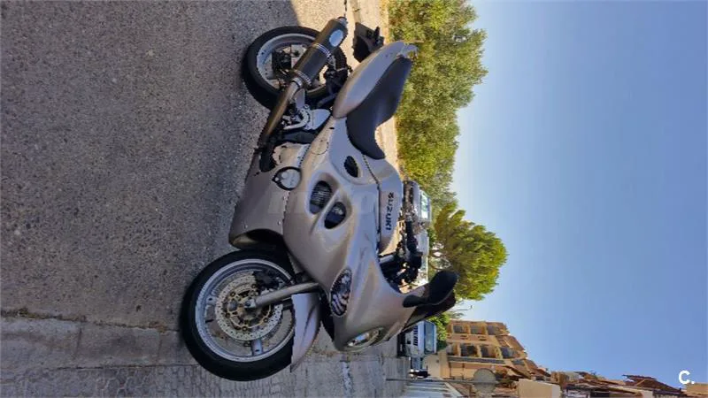 Suzuki GSX 750 F 1950 € 2002 Córdoba - 1