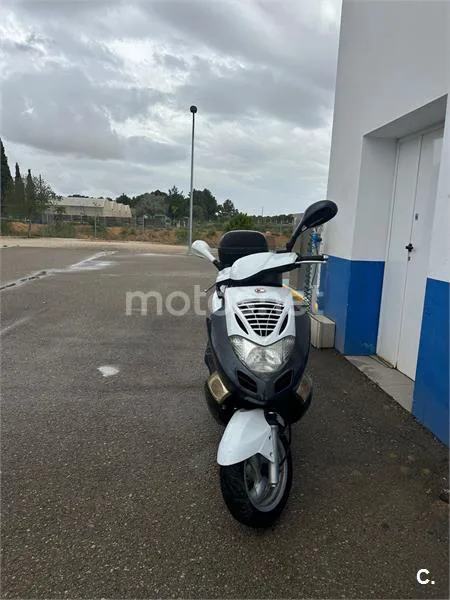 Kymco Bet & Win 125 – Vista 3