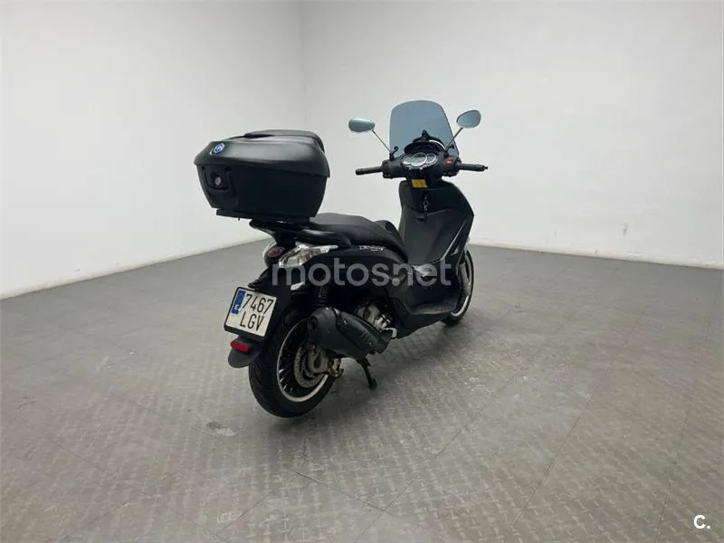 Piaggio Beverly 300 – Vista 8
