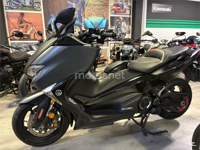 Yamaha TMAX – Vista 3
