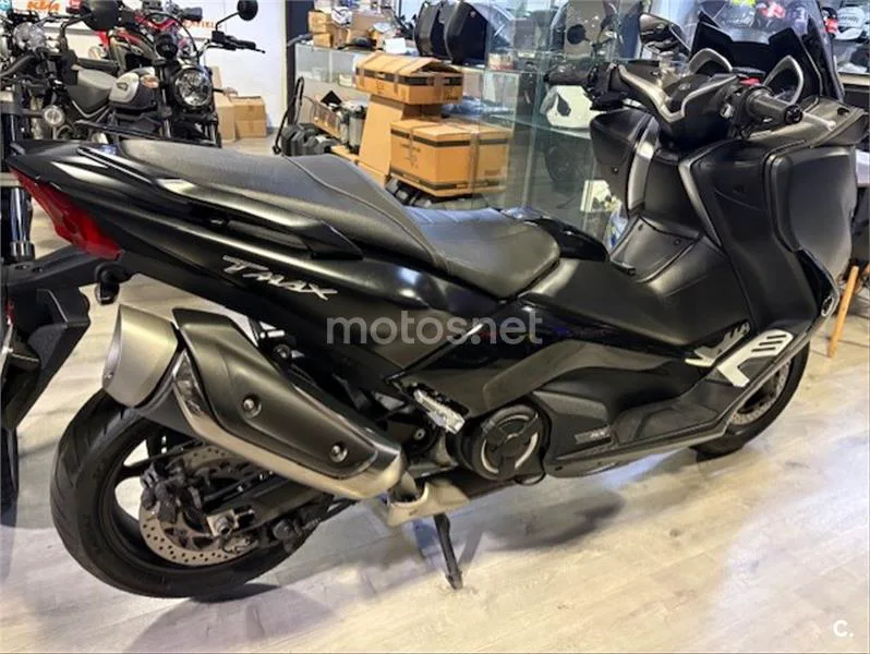 Yamaha TMAX – Vista 5