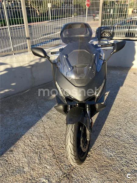 Honda Forza 750 – Vista 3